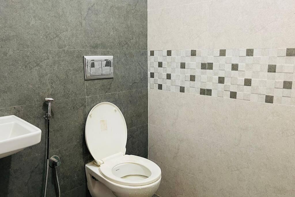 Rajamandiram 3Bhk Ac Apartment In Trivandrum Central Thiruvananthapuram Dış mekan fotoğraf